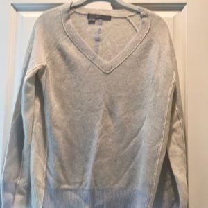 Lightweight cashmere sweater